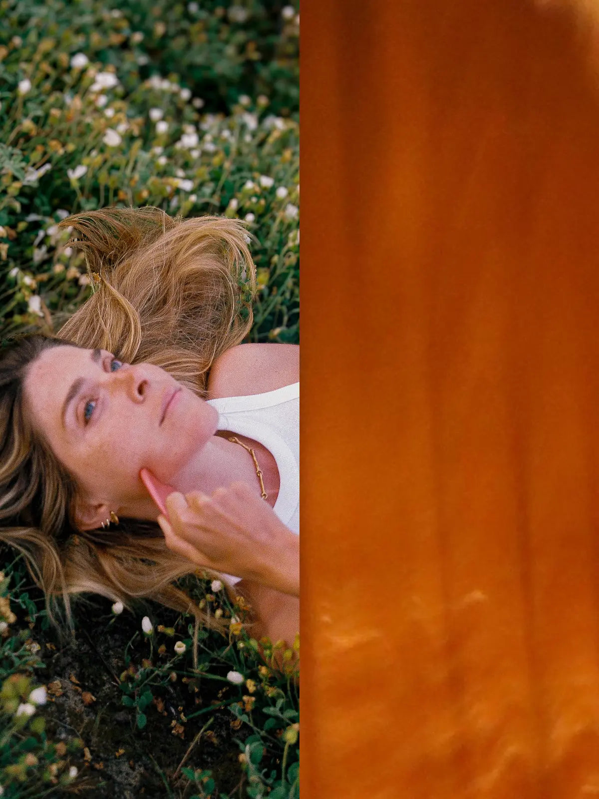 Deux images. La première une femme allongée dans des fleurs se massant. La deuxième une photo d'ambiance orange